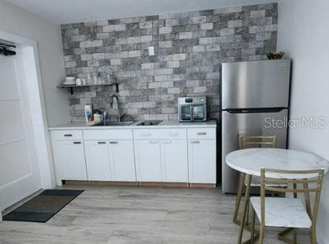 621 BAY ESPLANADE — photo 11 of 26