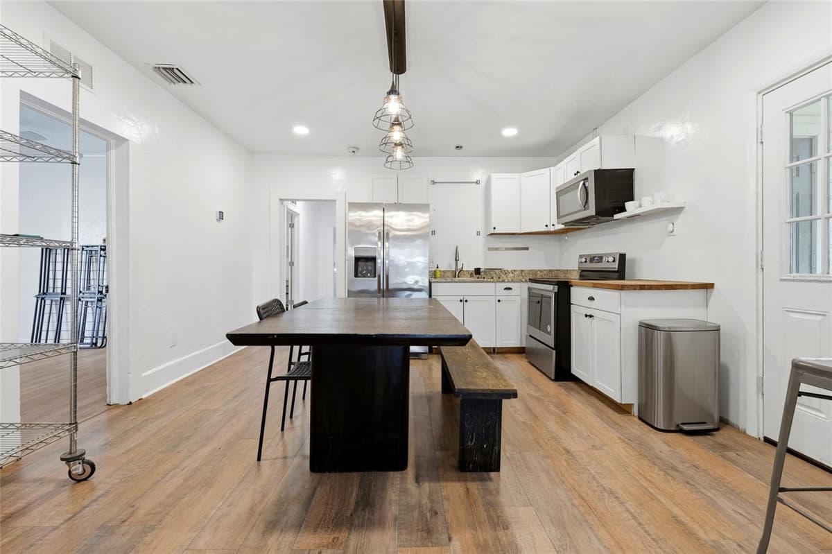 619 7TH AVENUE — photo 7 of 27