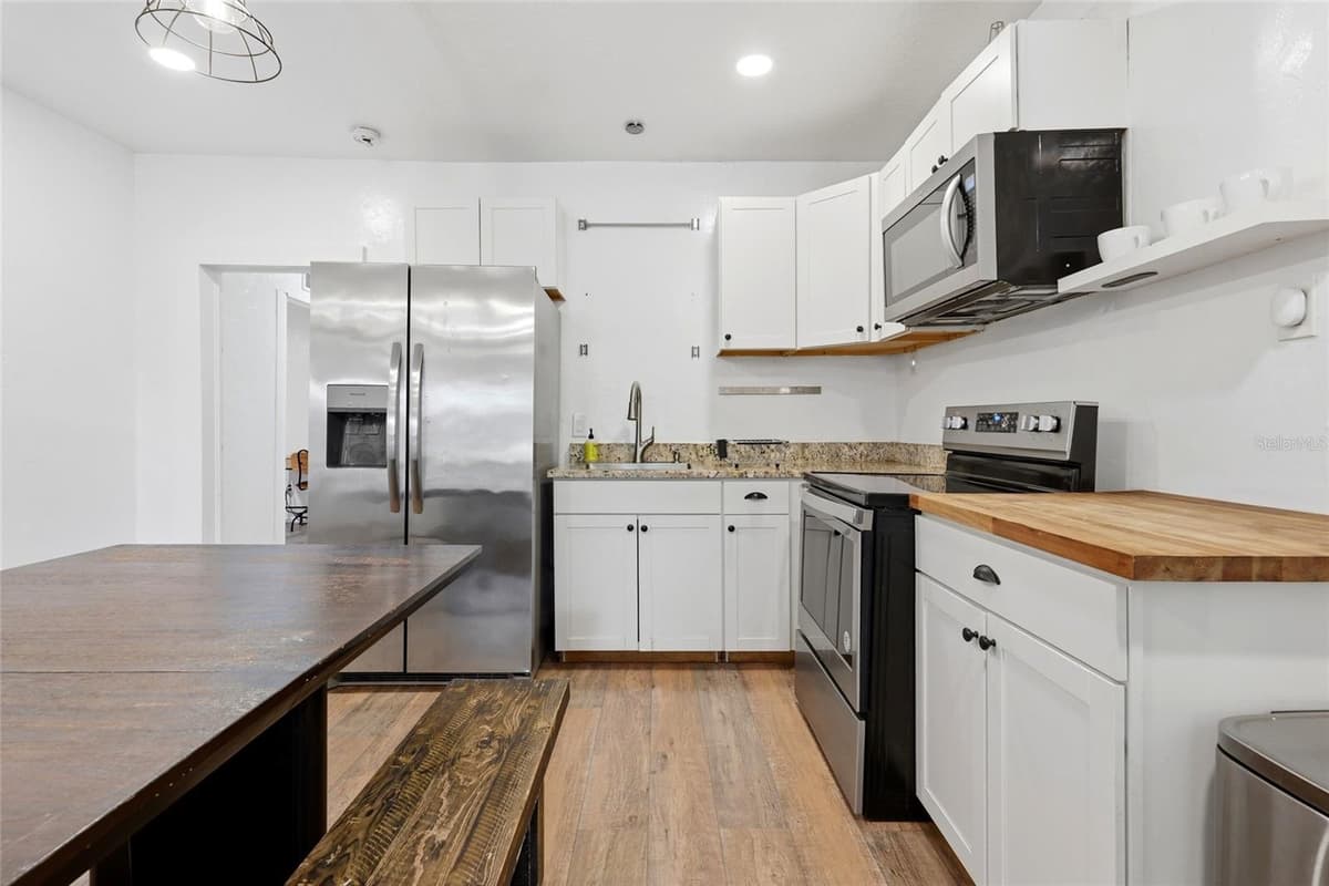 619 7TH AVENUE — photo 9 of 27