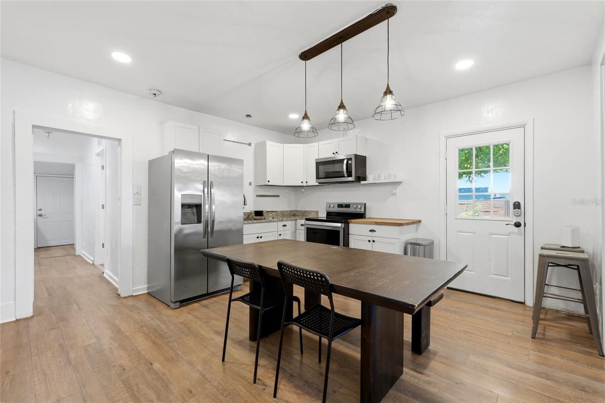 619 7TH AVENUE — photo 8 of 27