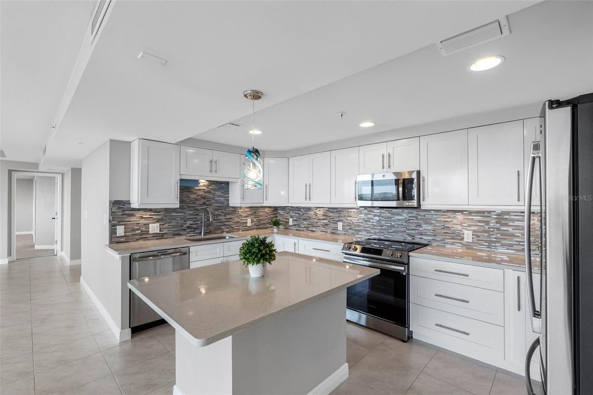 223 ISLAND WAY — photo 12 of 46