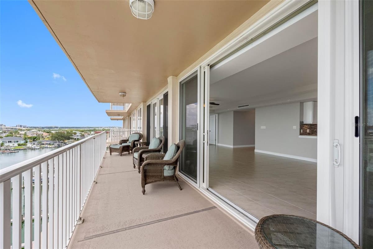 223 ISLAND WAY — photo 8 of 46