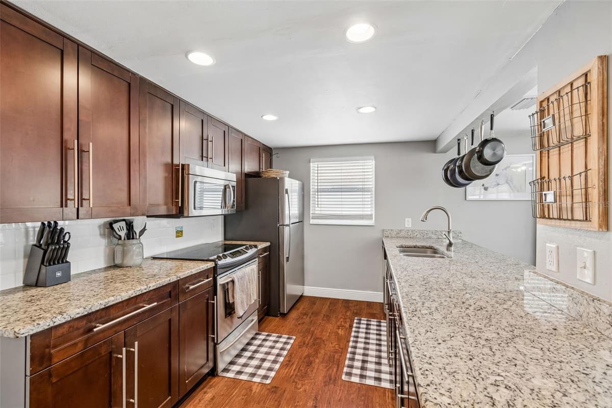 5915 OTIS DRIVE — photo 10 of 27