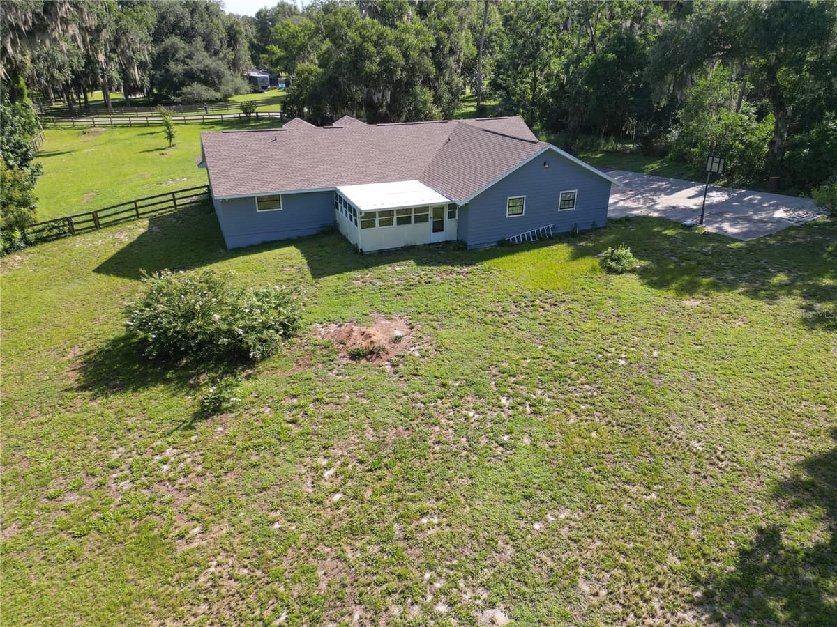 6820 TUSCAWILLA DRIVE — photo 30 of 33
