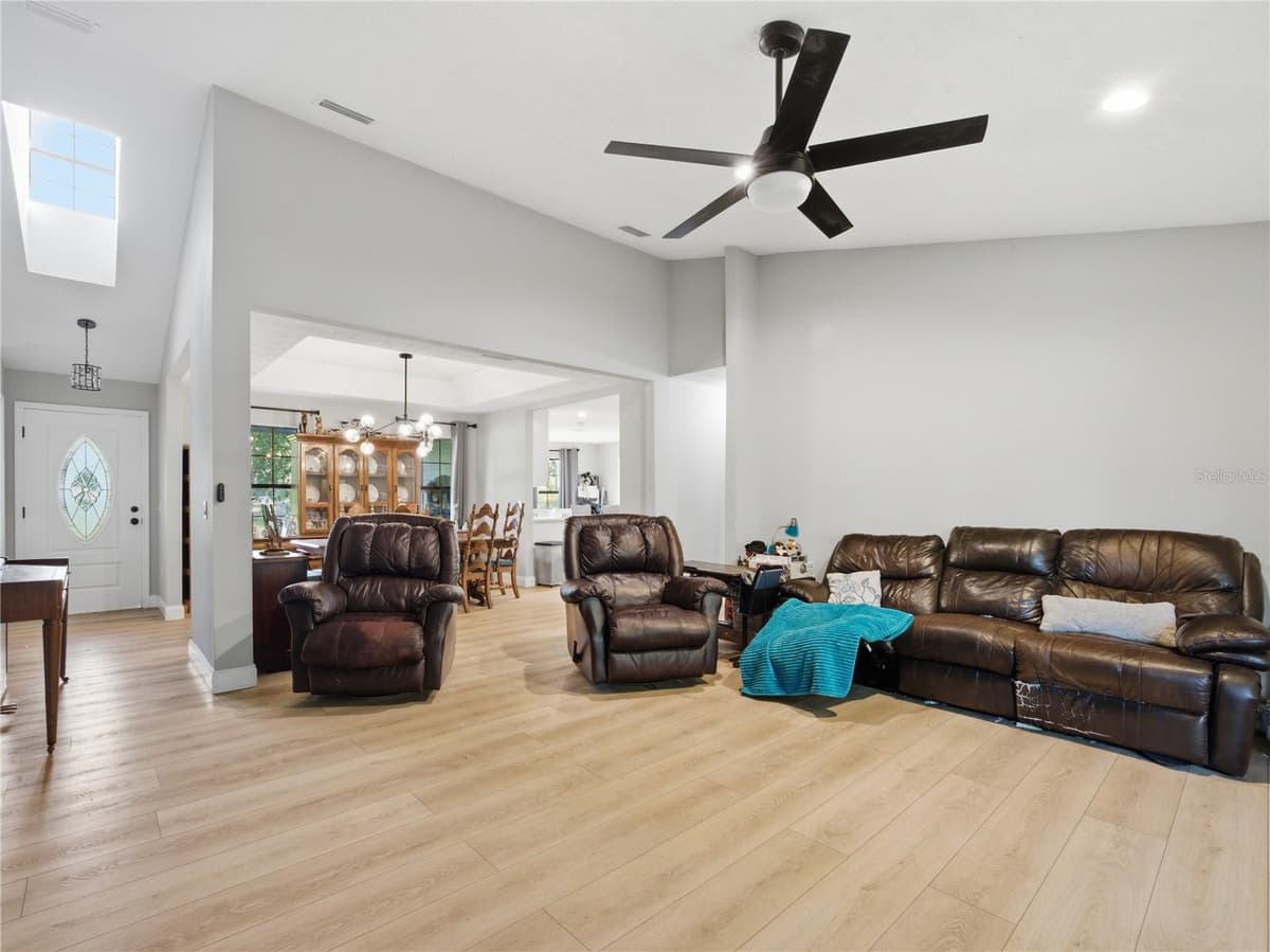 6820 TUSCAWILLA DRIVE — photo 12 of 33