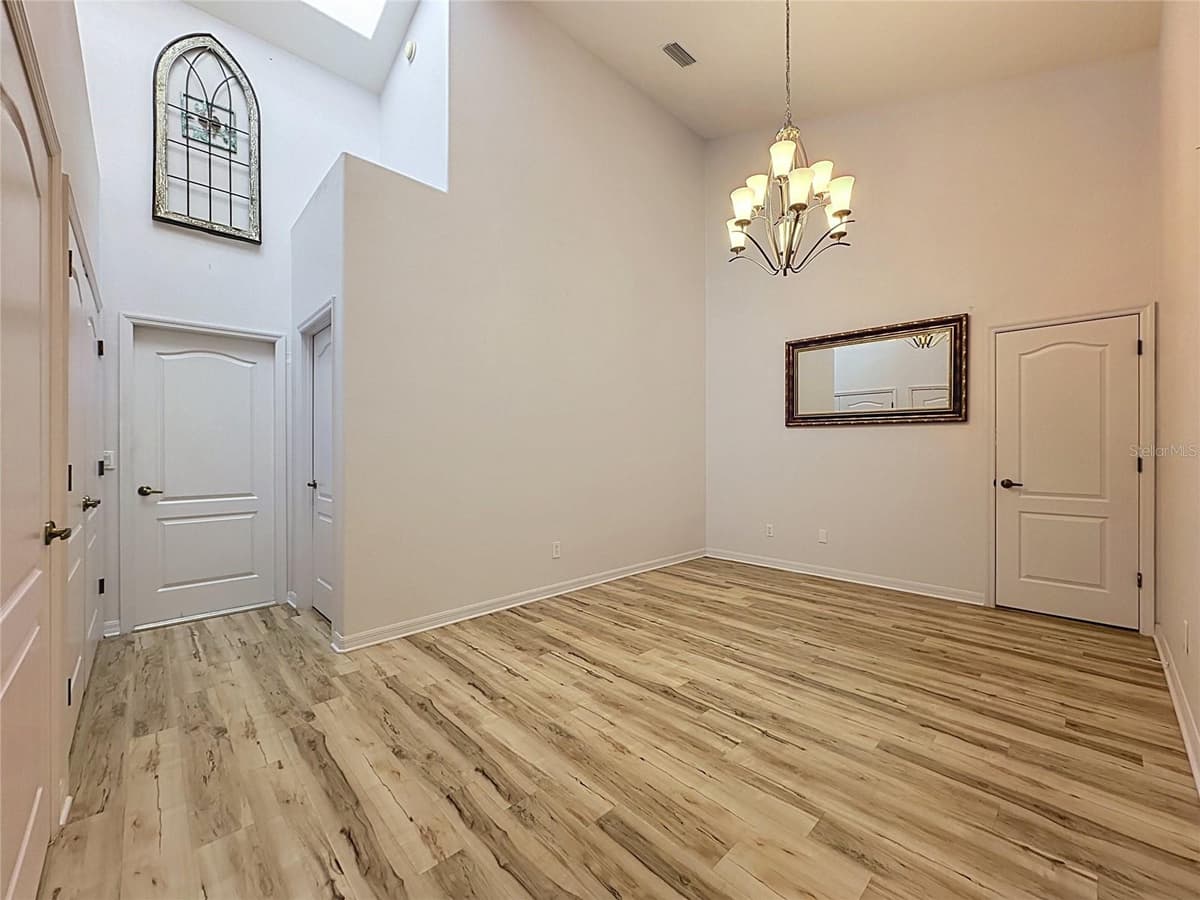 102 CARRICK BEND WAY — photo 12 of 47