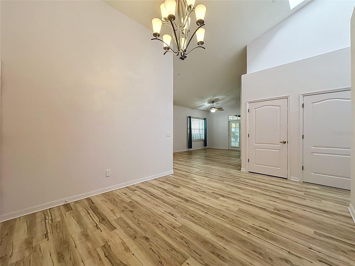 102 CARRICK BEND WAY — photo 11 of 47