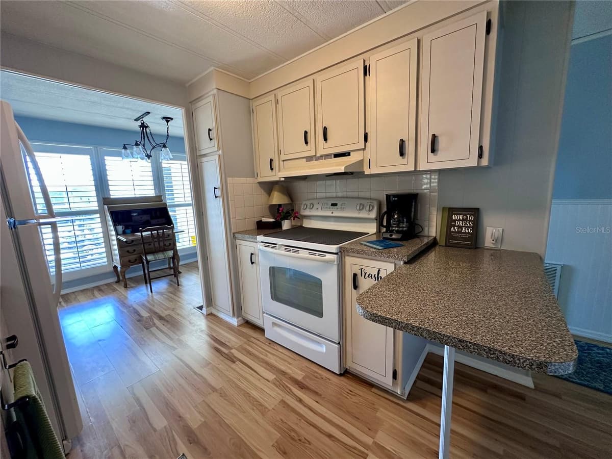 1100 BELCHER ROAD — photo 9 of 48