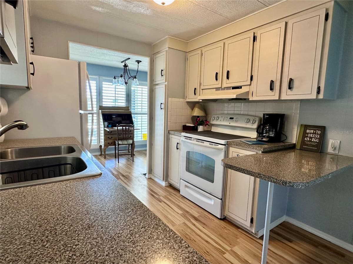 1100 BELCHER ROAD — photo 11 of 48