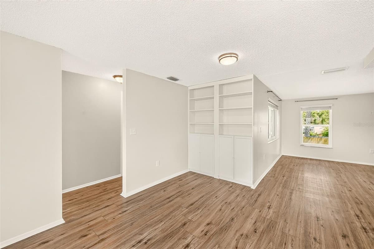 8741 HONEYCOMB DRIVE — photo 10 of 40
