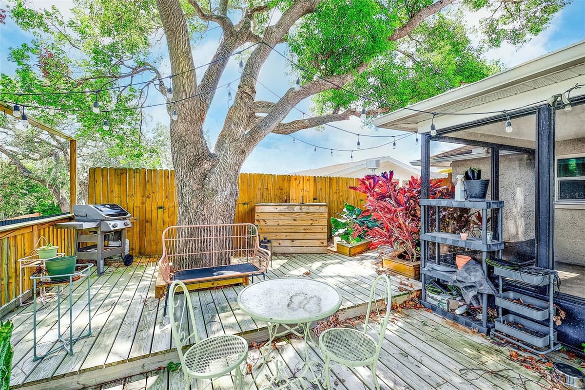 8741 HONEYCOMB DRIVE — photo 34 of 40