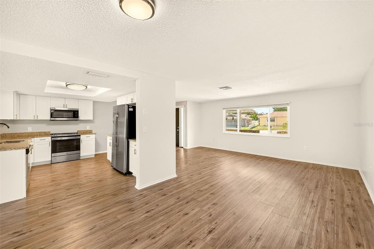 8741 HONEYCOMB DRIVE — photo 9 of 40