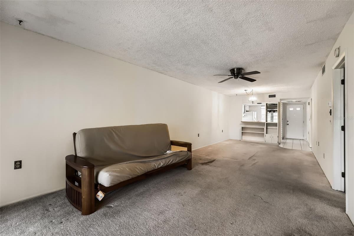 11210 CARRIAGE HILL DRIVE — photo 5 of 22