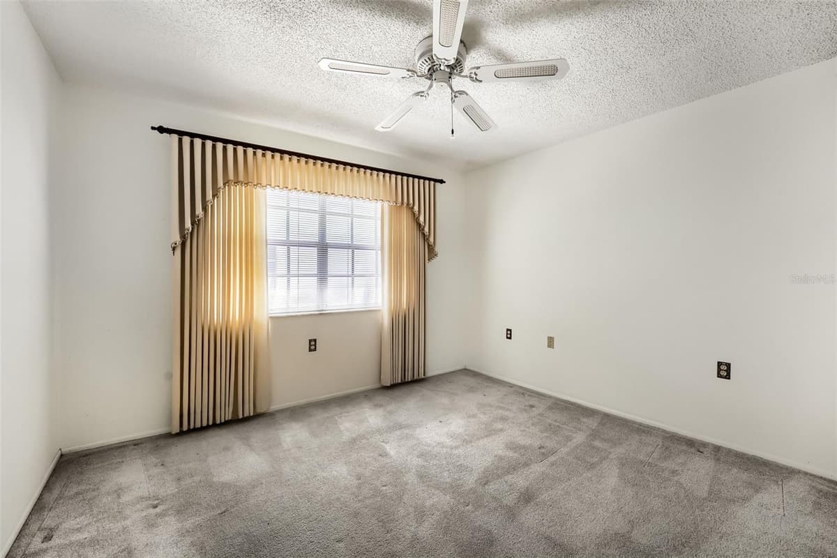11210 CARRIAGE HILL DRIVE — photo 15 of 22