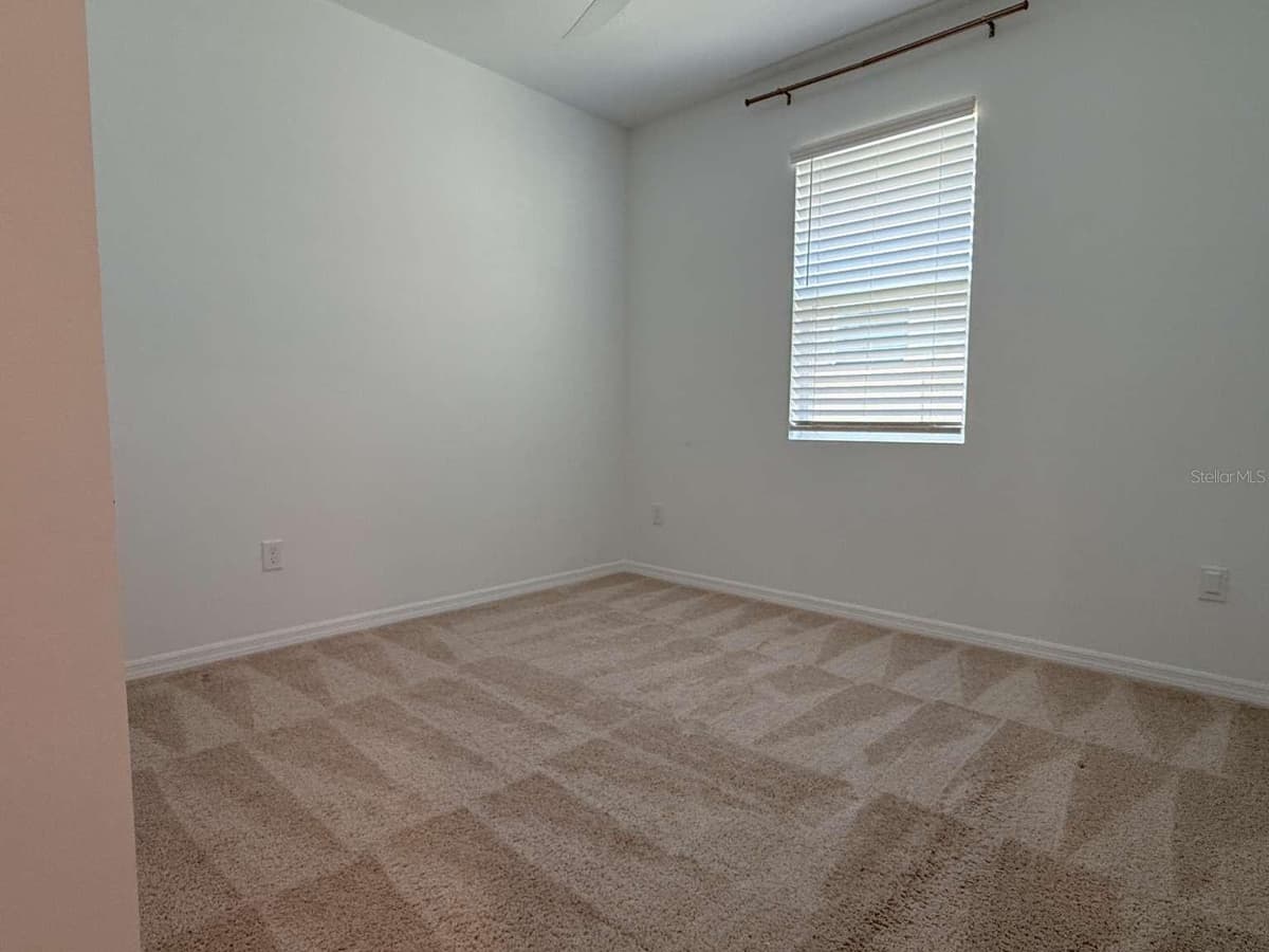 3081 AMBERSWEET PLACE — photo 3 of 35
