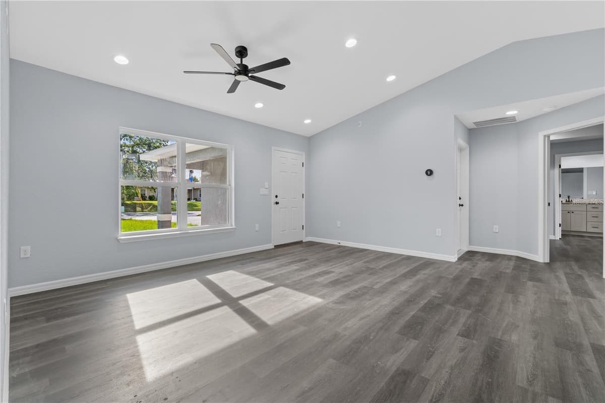 14845 77TH AVENUE — photo 9 of 21