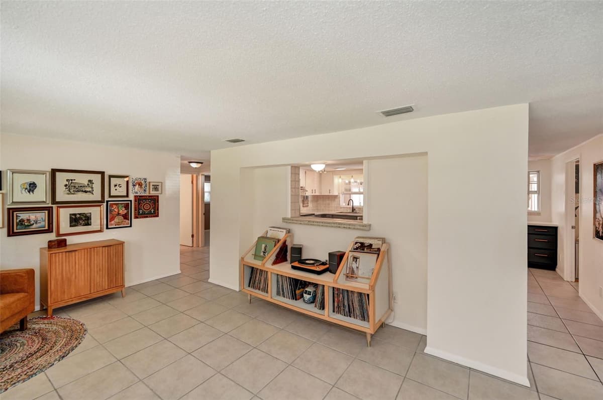 9705 PIMPERNEL LANE — photo 4 of 29