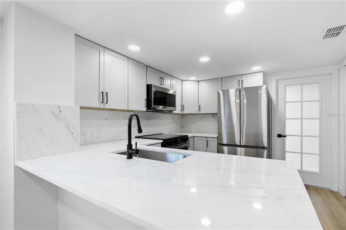 8711 COBBLER PLACE — photo 11 of 30