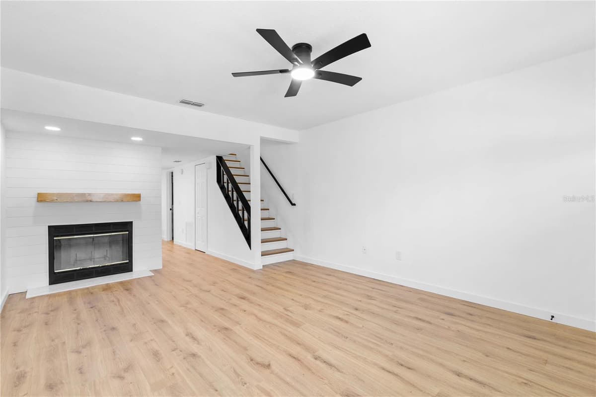 8711 COBBLER PLACE — photo 6 of 30