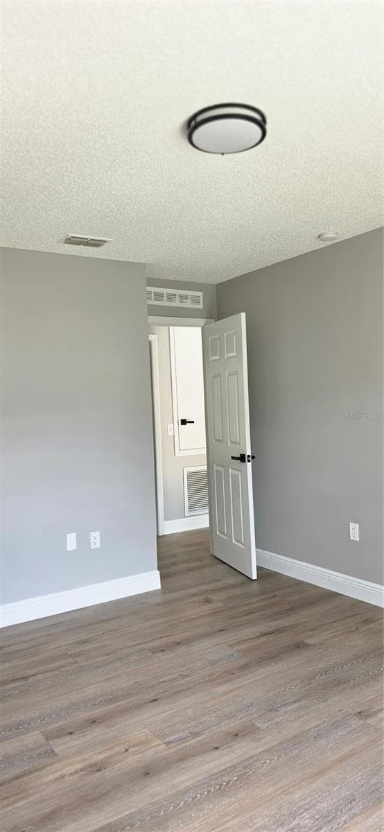 2861 BLACKBURN AVENUE — photo 20 of 29