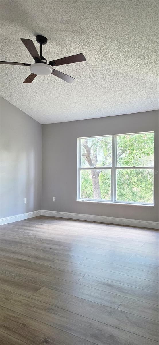 2861 BLACKBURN AVENUE — photo 14 of 29