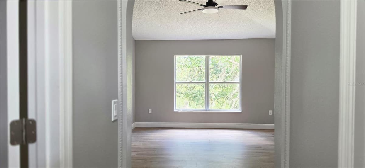 2861 BLACKBURN AVENUE — photo 12 of 29