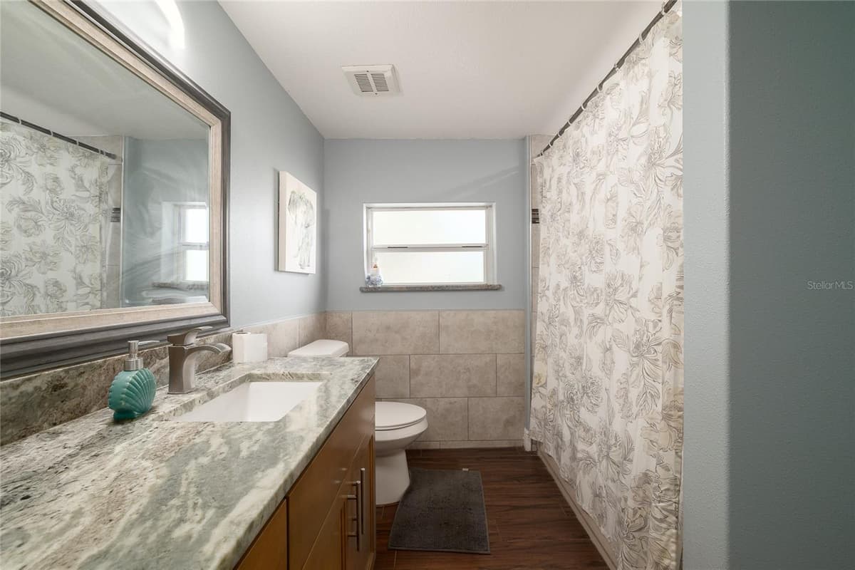 19 TYLER AVENUE — photo 36 of 38