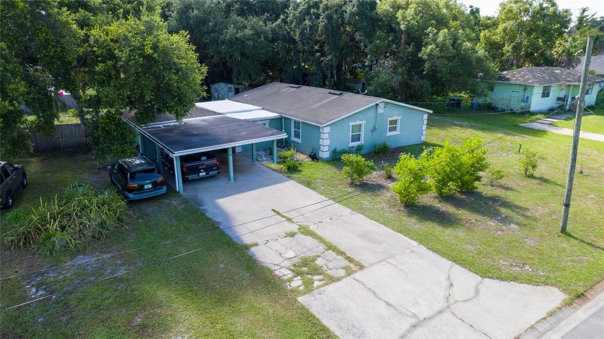 19 TYLER AVENUE — photo 1 of 38