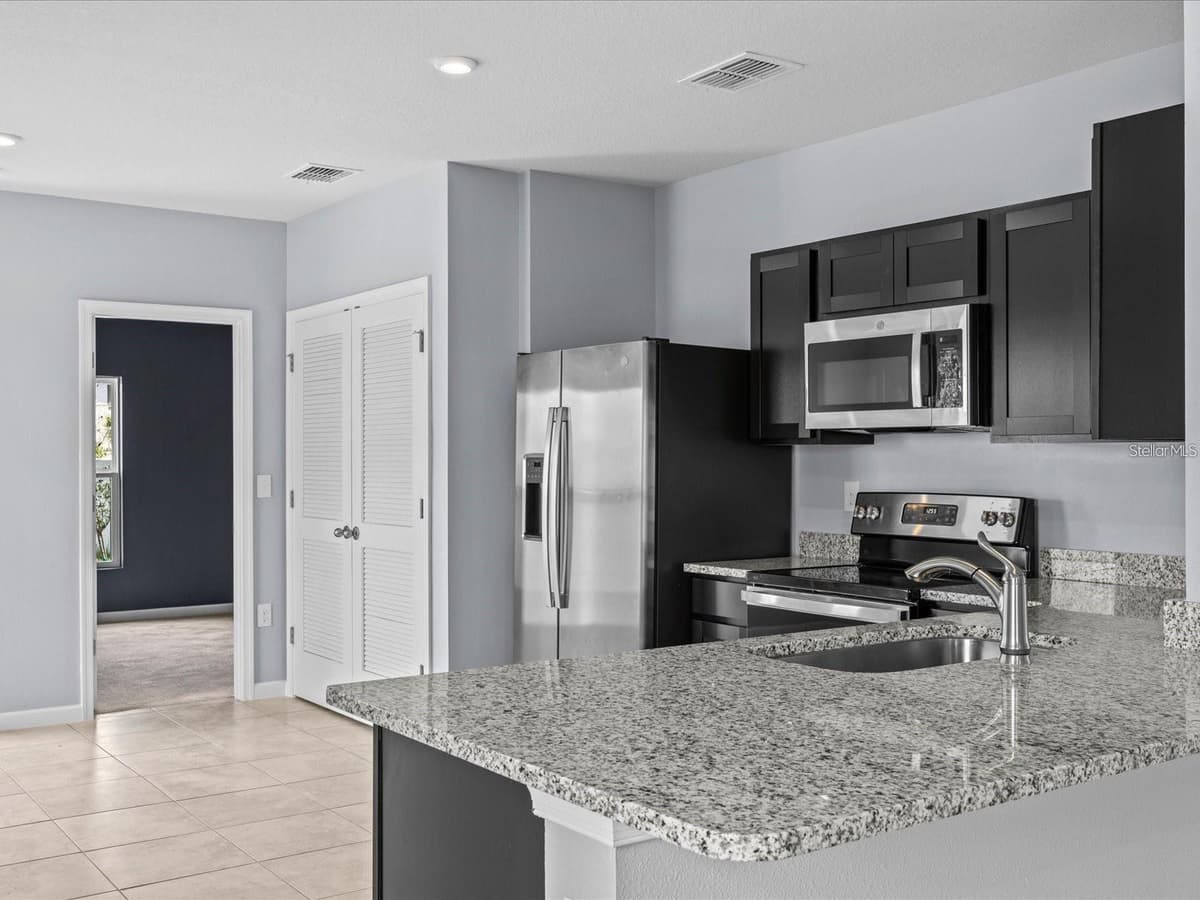 1403 MADISON CIRCLE — photo 10 of 29
