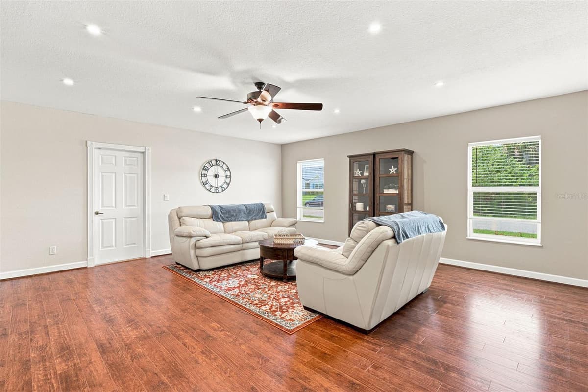 15160 BUSWELL AVENUE — photo 2 of 71