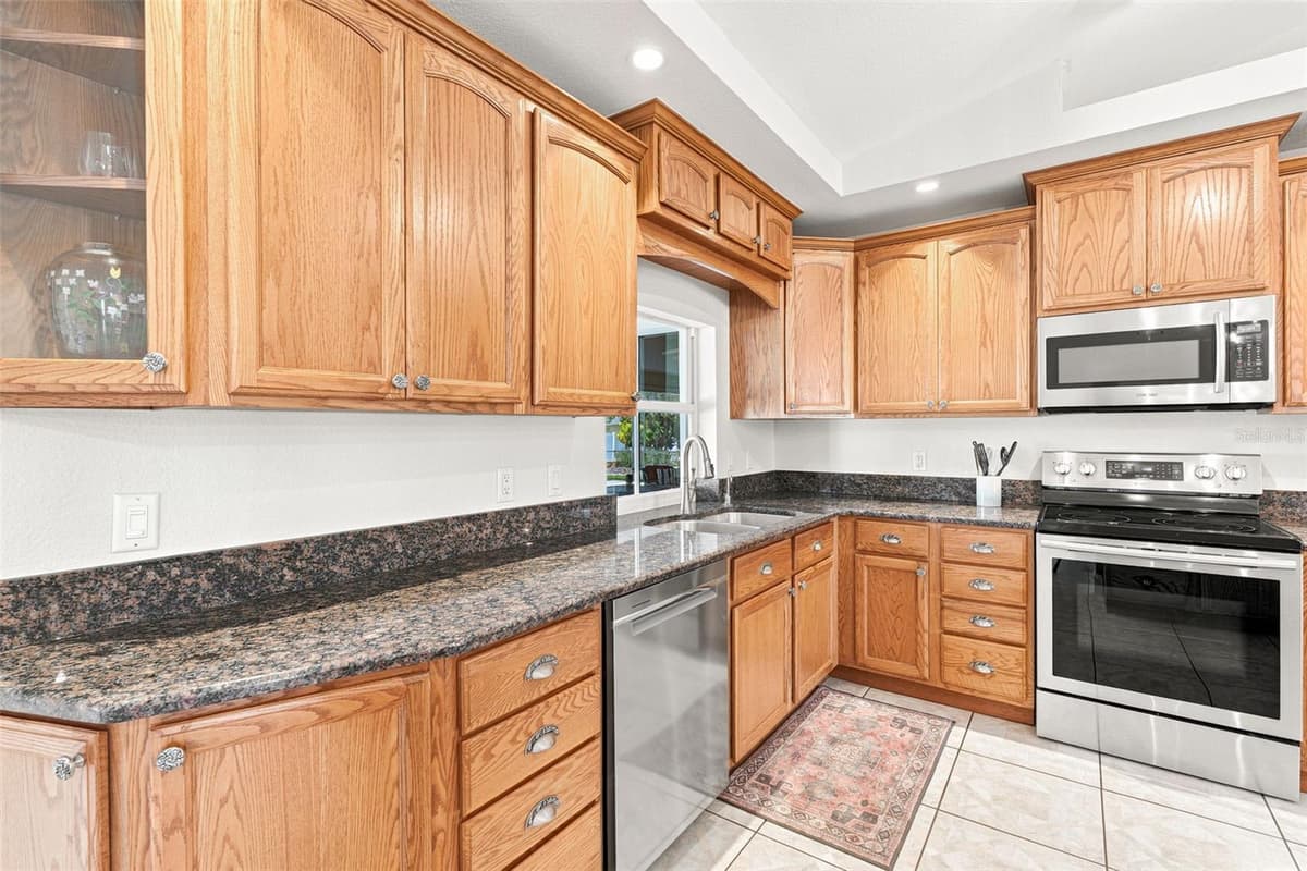 15160 BUSWELL AVENUE — photo 18 of 71