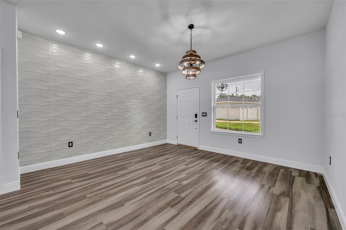 47 ORCHID COURT — photo 6 of 29