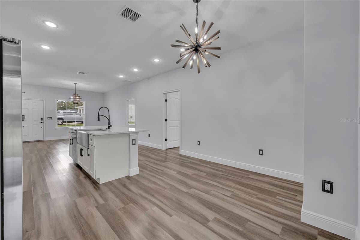 47 ORCHID COURT — photo 11 of 29