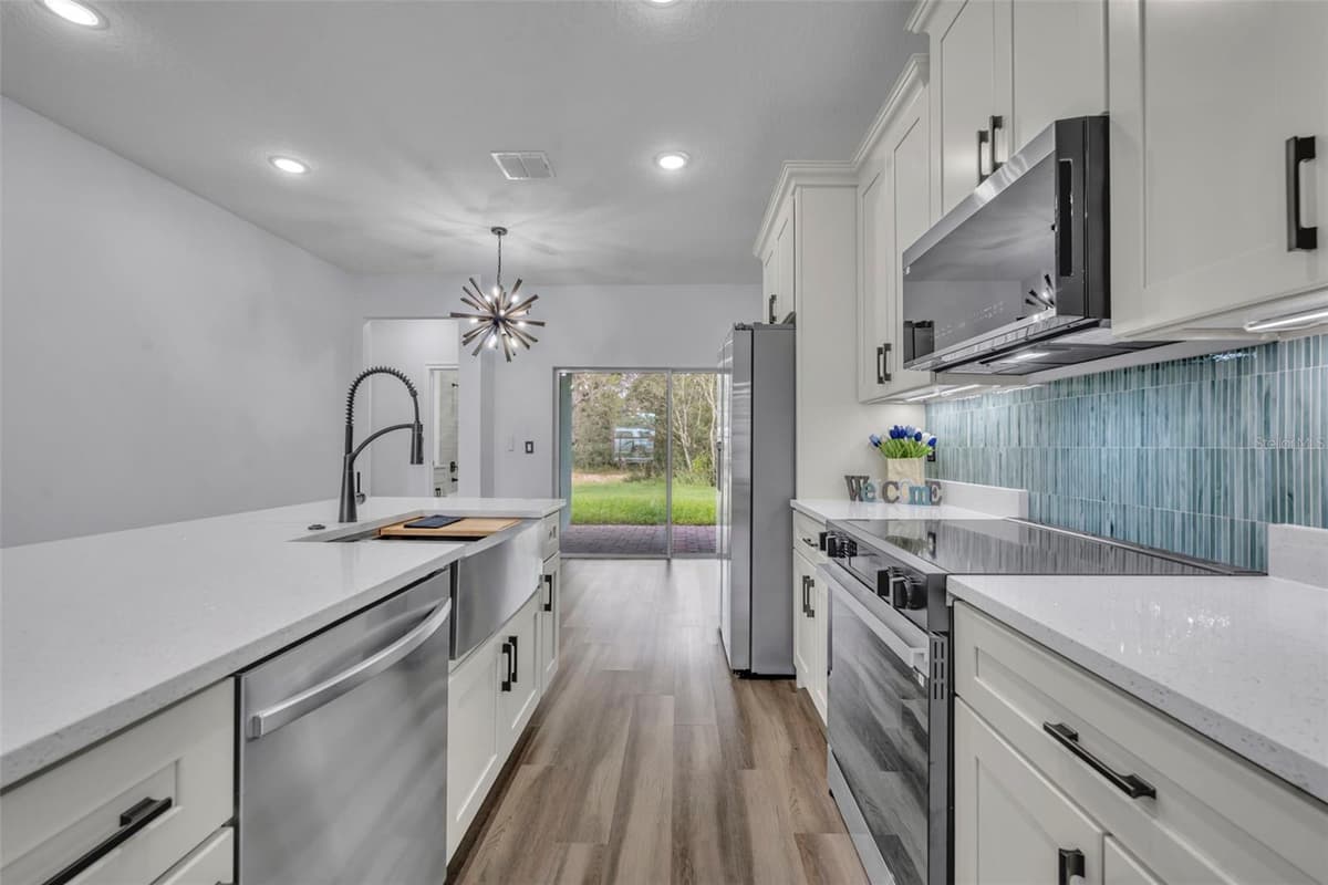 47 ORCHID COURT — photo 12 of 29