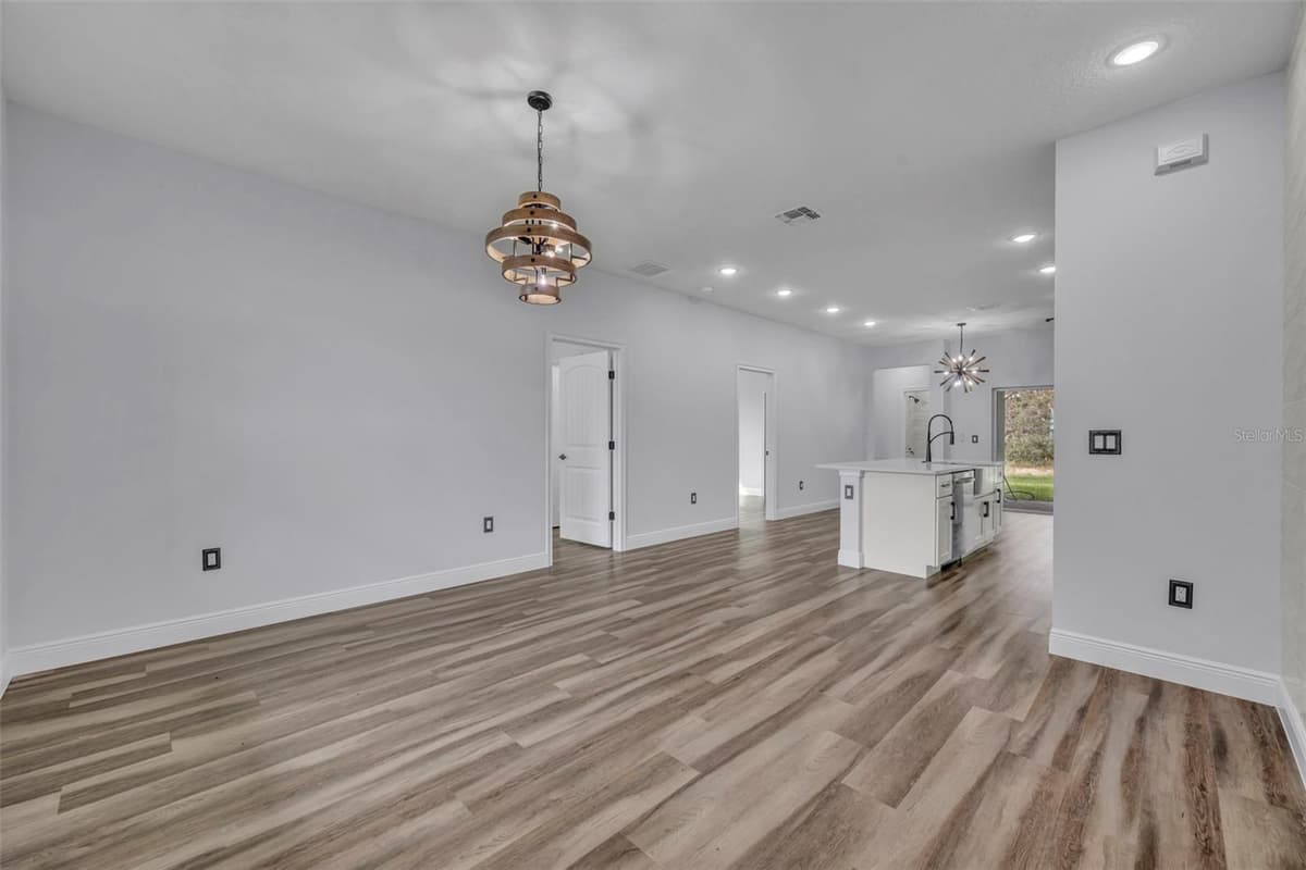 47 ORCHID COURT — photo 4 of 29