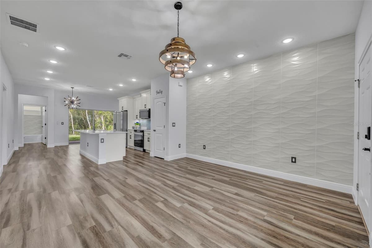 47 ORCHID COURT — photo 5 of 29