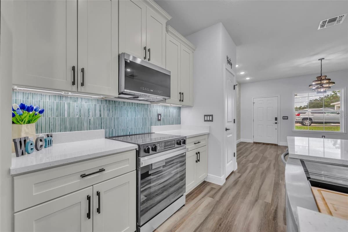 47 ORCHID COURT — photo 14 of 29