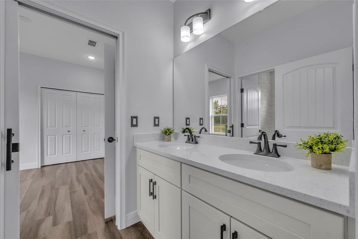 47 ORCHID COURT — photo 17 of 29