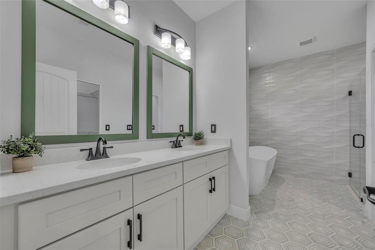 47 ORCHID COURT — photo 26 of 29