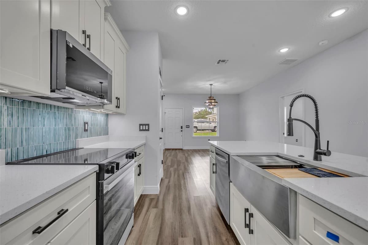 47 ORCHID COURT — photo 13 of 29