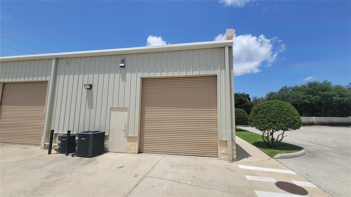 910 BELLE AVENUE — photo 13 of 14