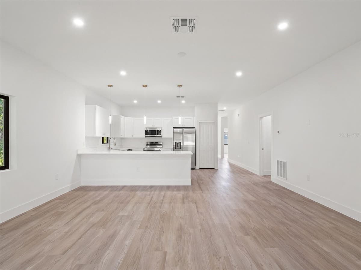 497 OCEAN AVENUE — photo 15 of 42