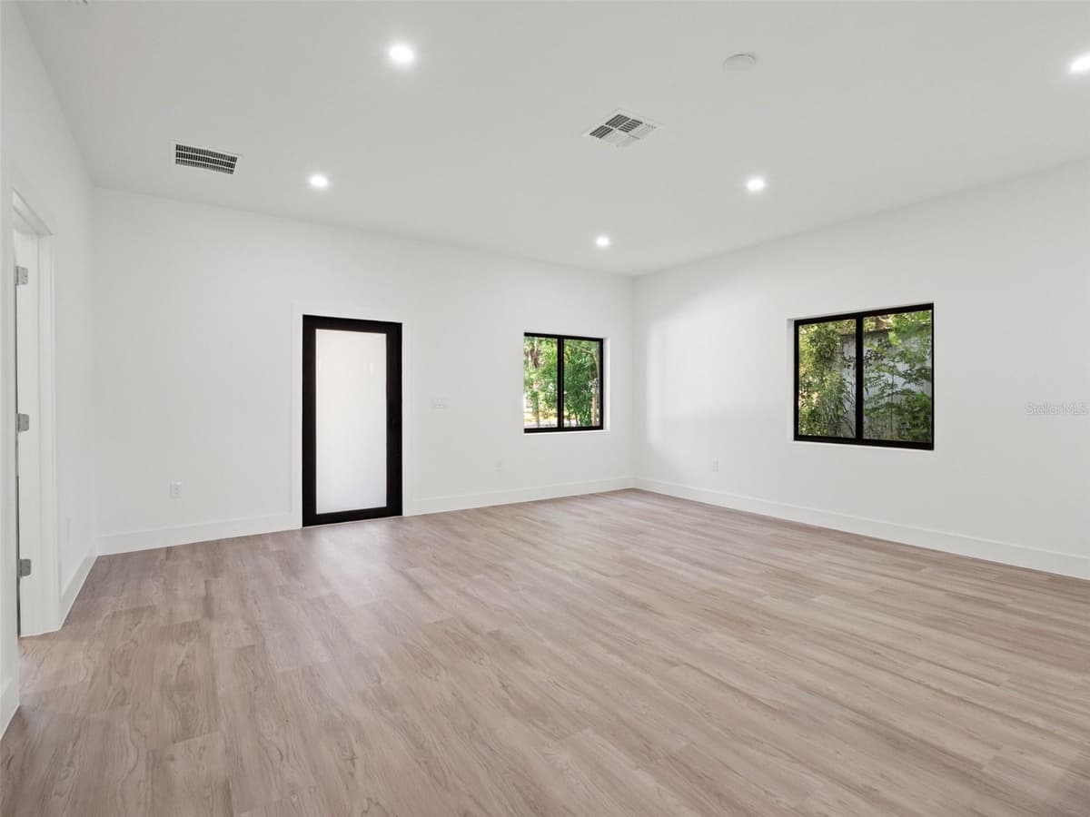 497 OCEAN AVENUE — photo 8 of 42