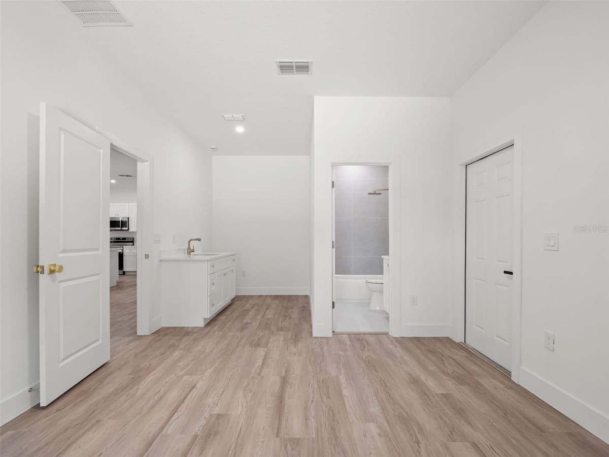 497 OCEAN AVENUE — photo 19 of 42