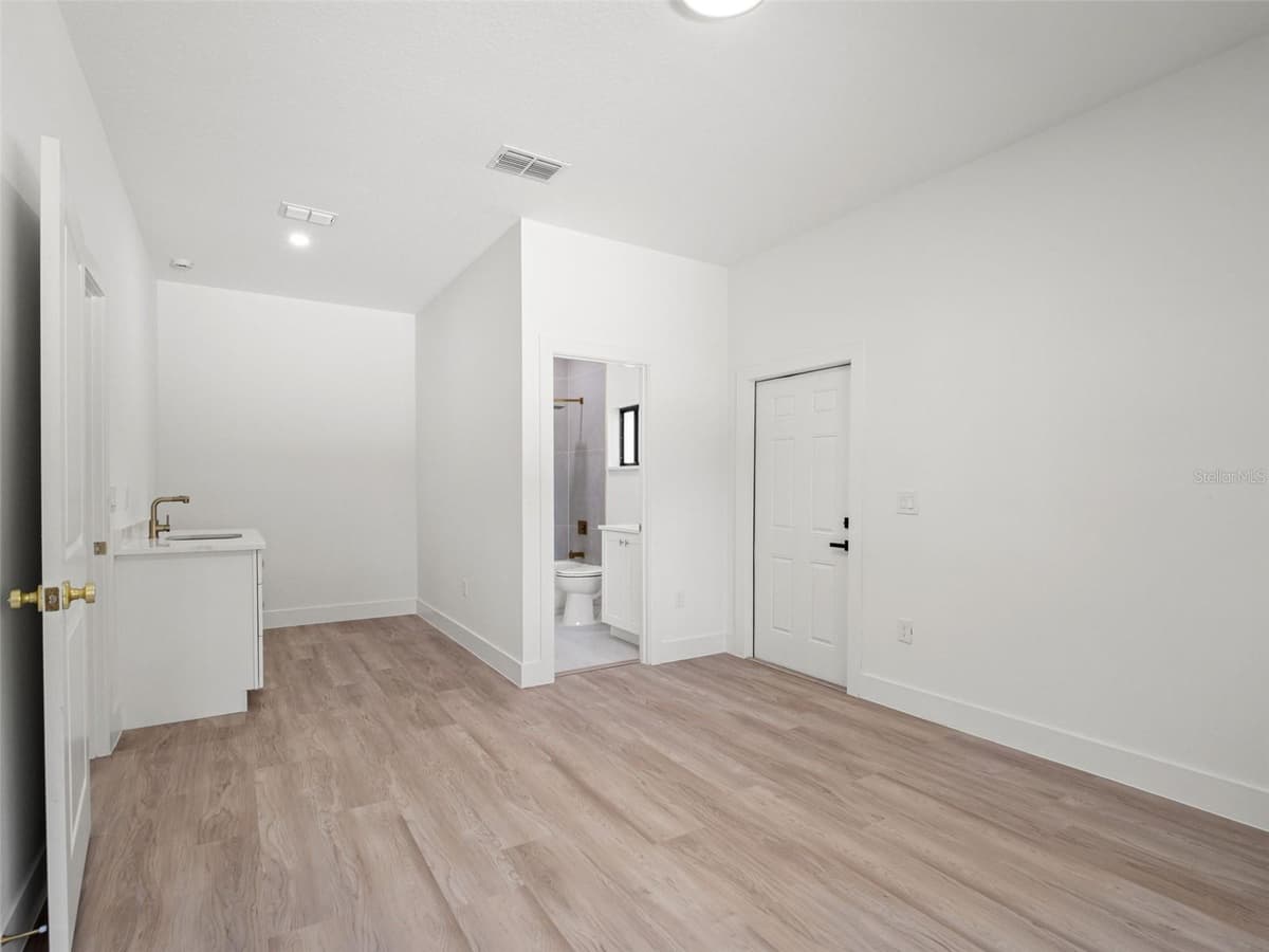 497 OCEAN AVENUE — photo 18 of 42