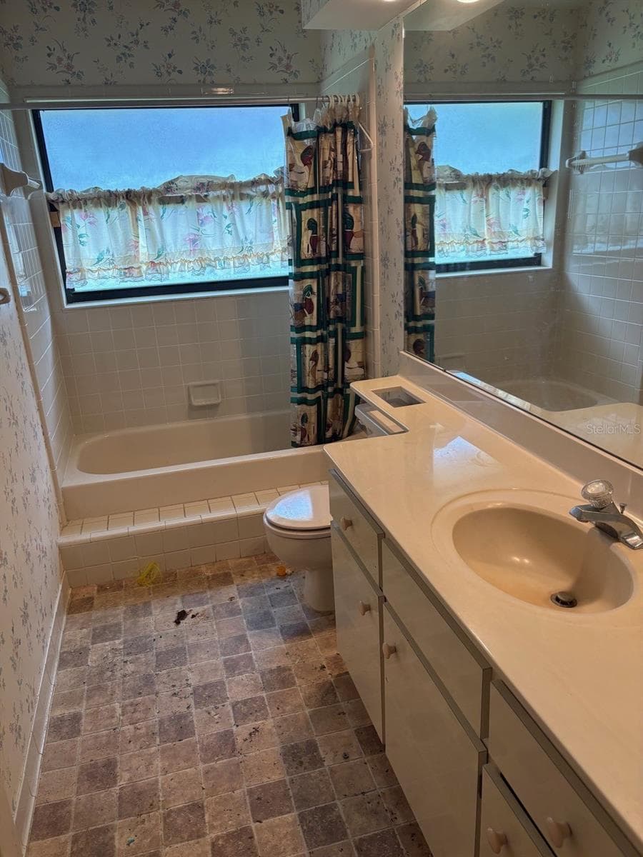 222 MEADOW LAKE DRIVE — photo 8 of 17