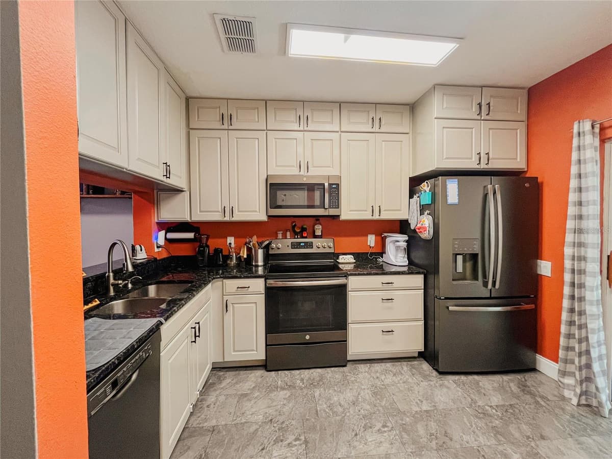 1116 KENNEWICK COURT — photo 16 of 34