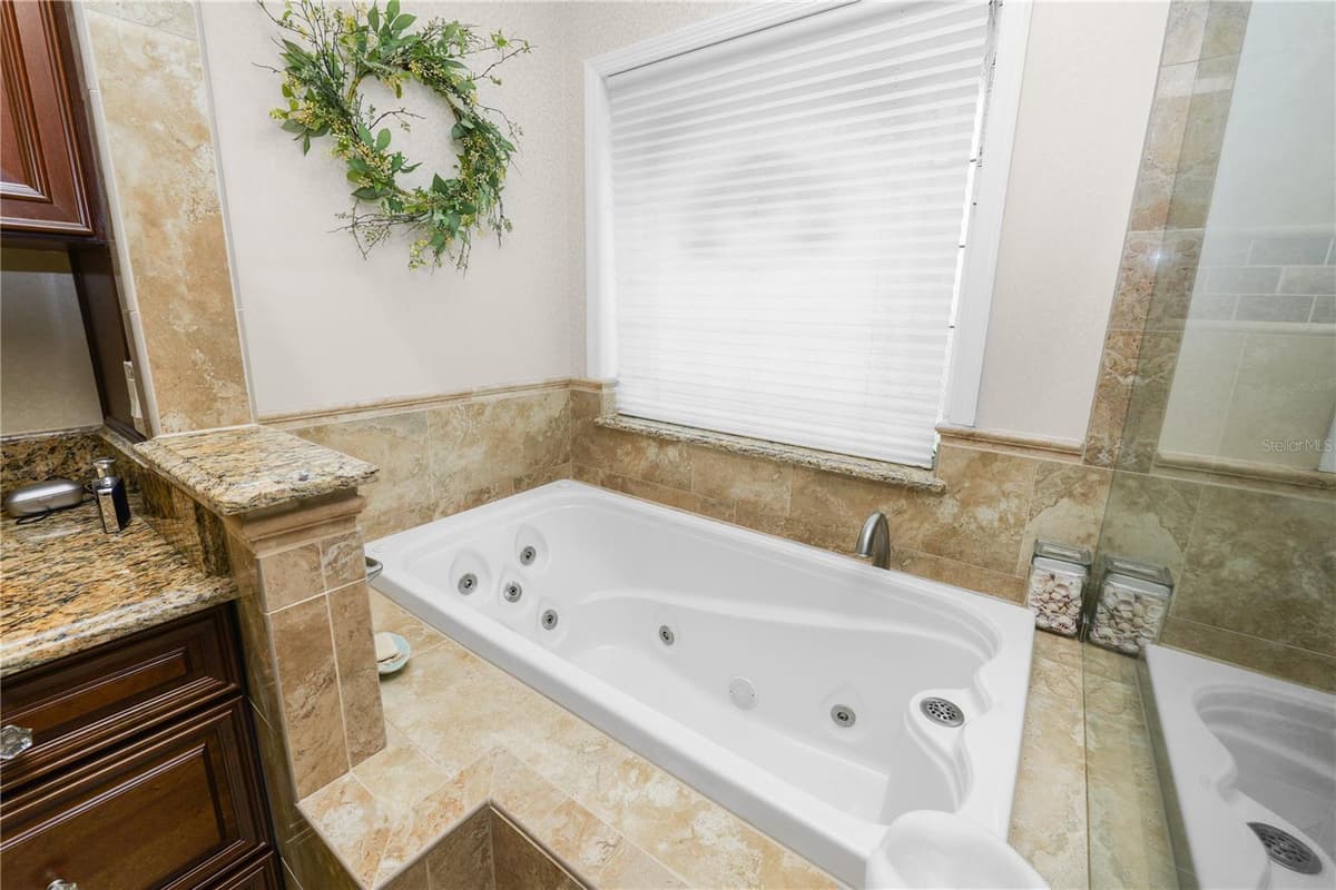 1626 SHERWOOD LAKES BOULEVARD — photo 36 of 76