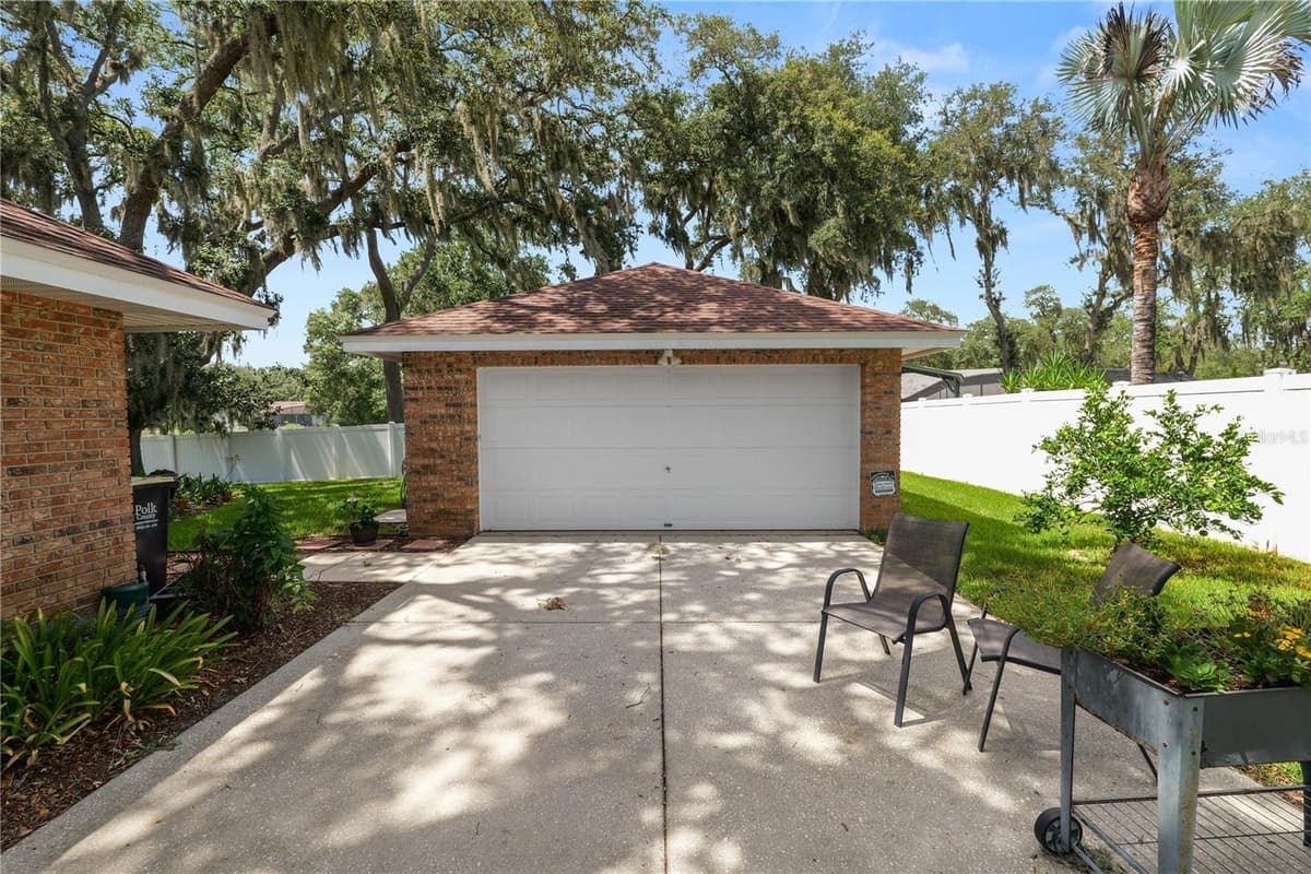 1626 SHERWOOD LAKES BOULEVARD — photo 55 of 76