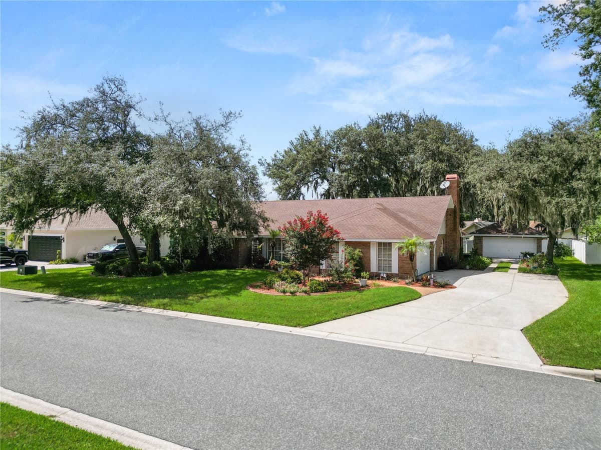 1626 SHERWOOD LAKES BOULEVARD — photo 1 of 76